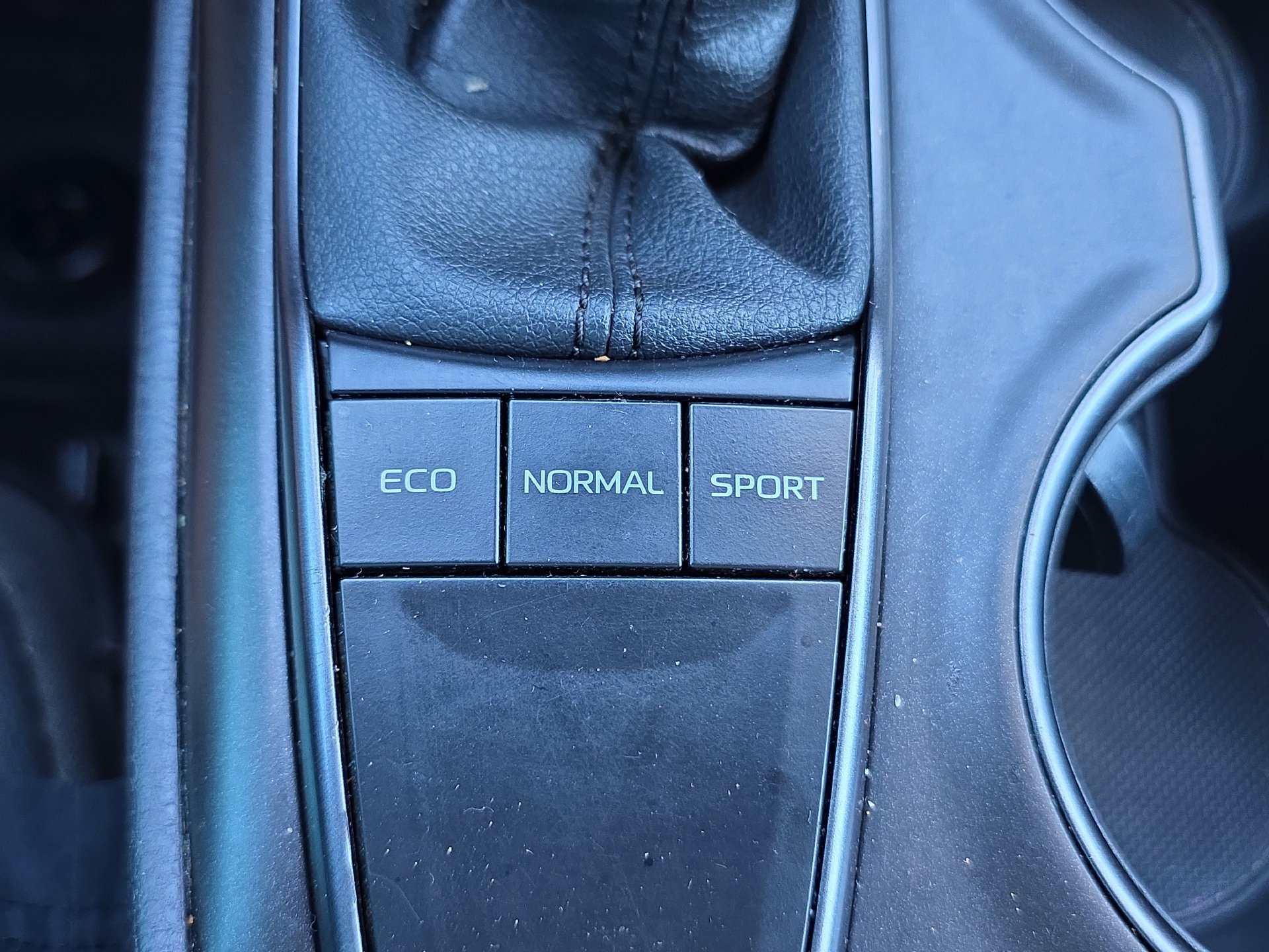 Used 2023 Toyota Camry SE w/ Convenience Package FWD image 24
