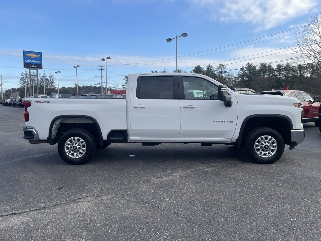 Used 2024 Chevrolet Silverado 2500 LT w/ Convenience Package image 9