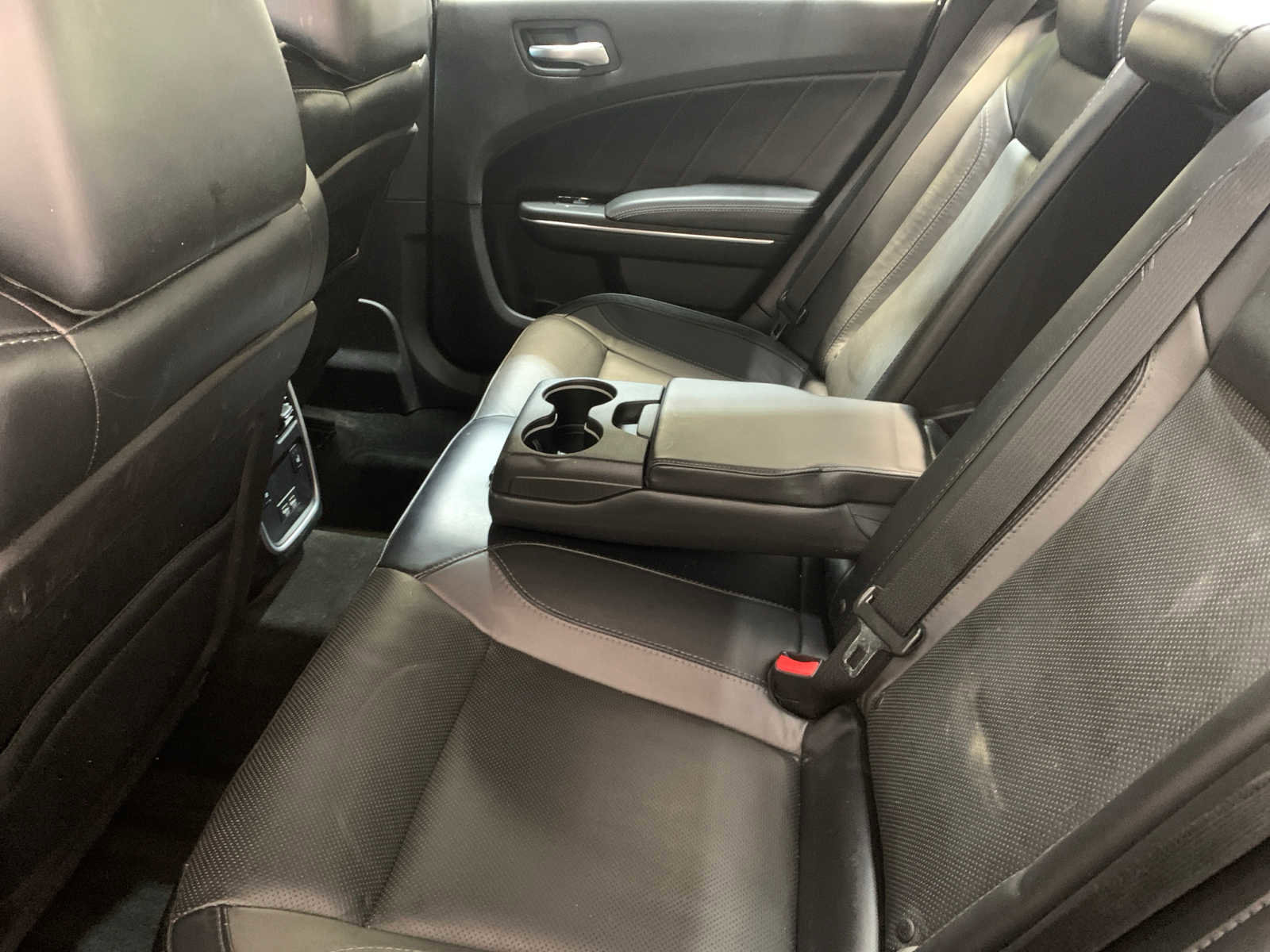 Used 2015 Dodge Charger SXT w/ AWD Plus Group image 5