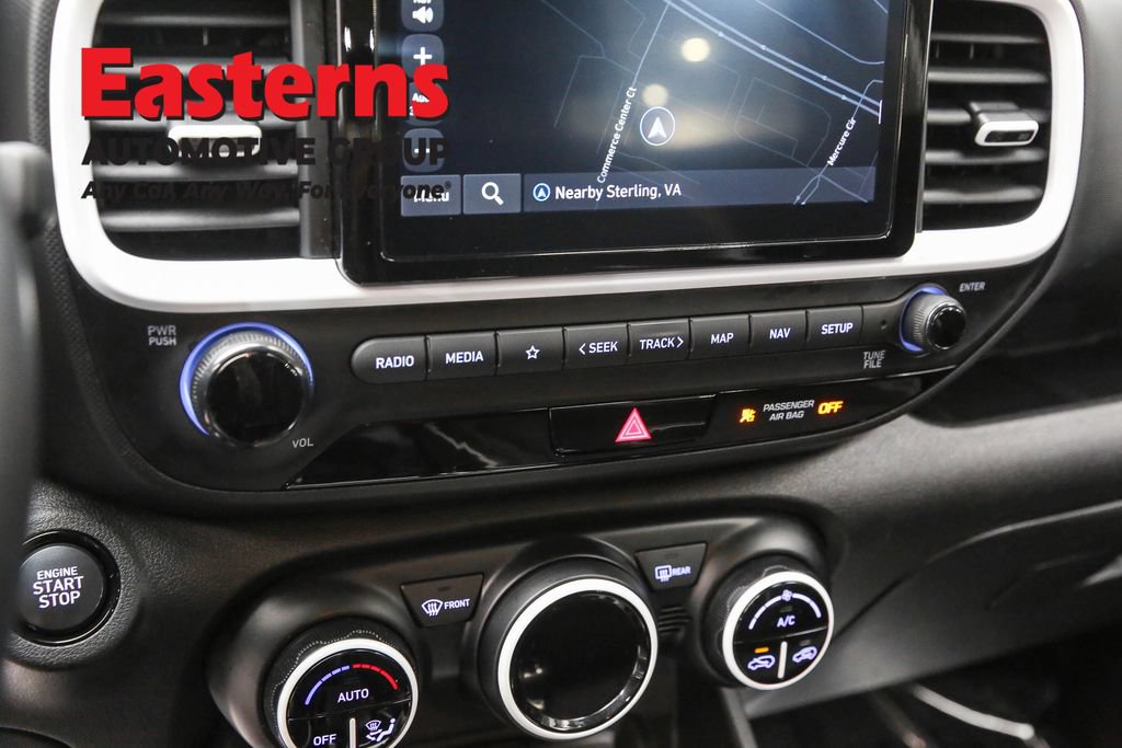Used 2023 Hyundai Venue Limited FWD image 20