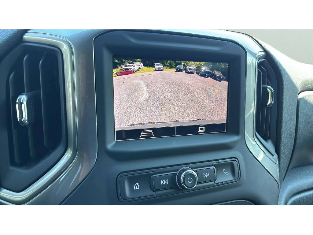 Used 2024 Chevrolet Silverado 1500 Custom Trail Boss w/ Dark Appearance Package AWD/4WD image 17