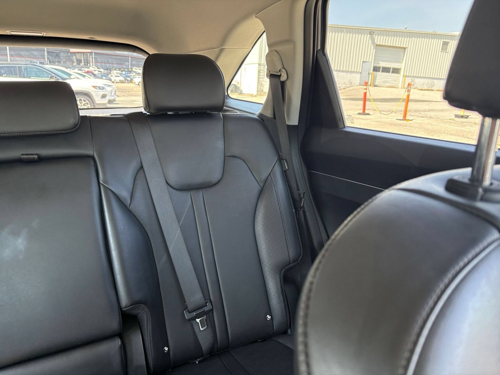 Used 2024 Kia Sorento S FWD image 40
