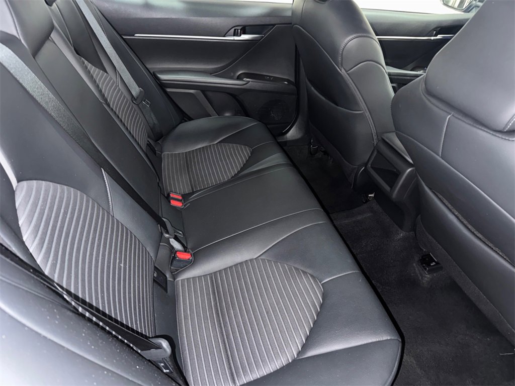 Used 2024 Toyota Camry SE image 19