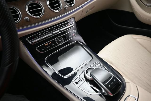 Used 2017 Mercedes-Benz E 300 4MATIC image 8