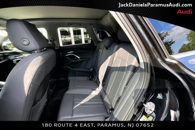 Used 2025 Audi Q5 Premium w/ Convenience Package AWD/4WD image 18