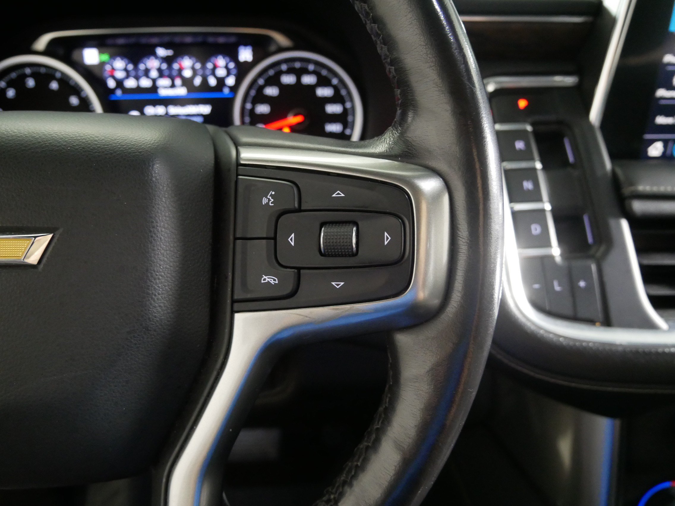 Used 2021 Chevrolet Tahoe Premier w/ Premium Package AWD/4WD image 28