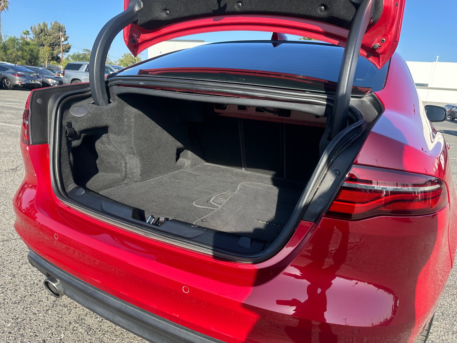 Used 2020 Jaguar XE S RWD image 28