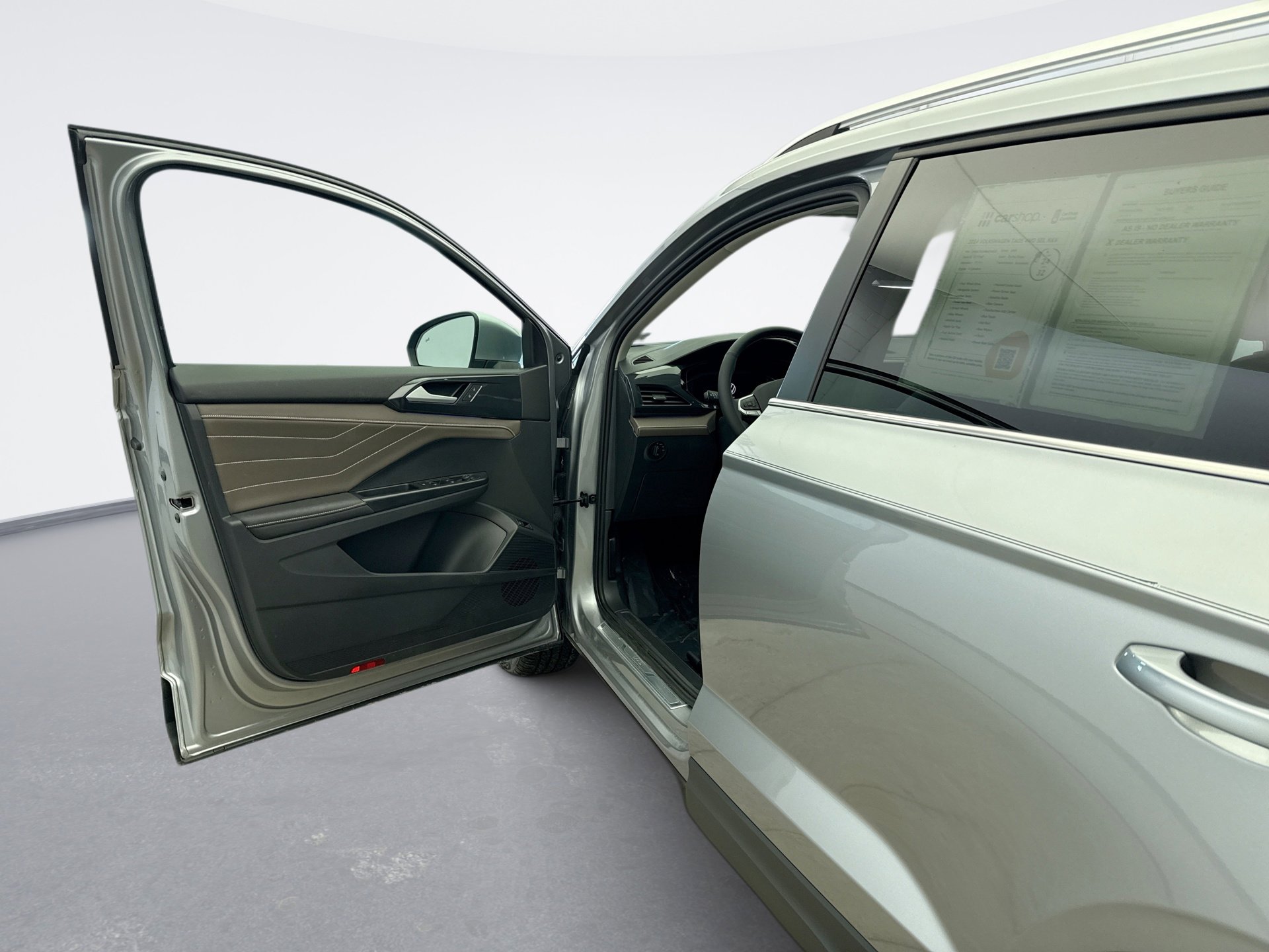 Used 2024 Volkswagen Taos SEL image 9