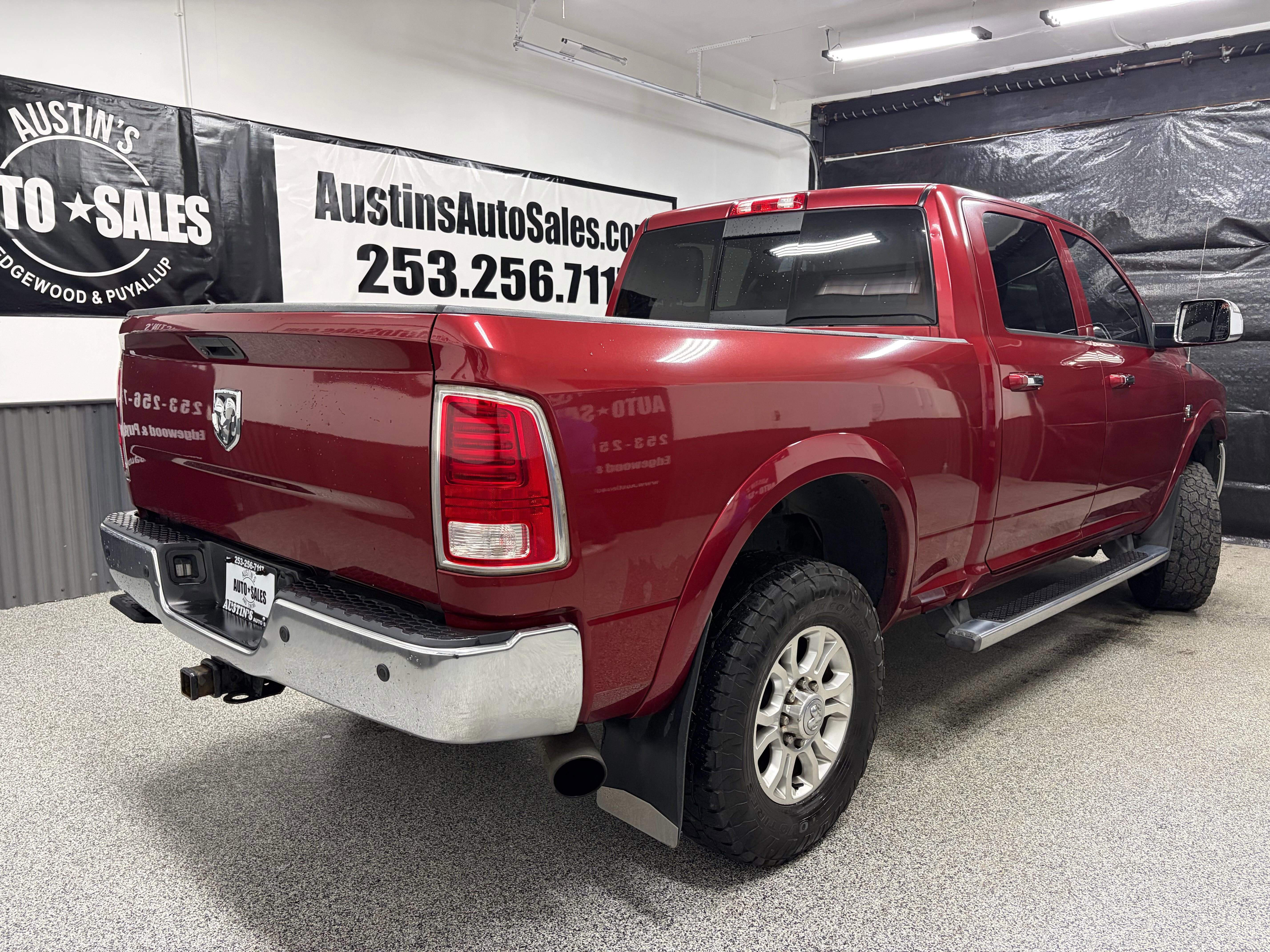 Used 2015 RAM 3500 Laramie w/ Convenience Group AWD/4WD image 3