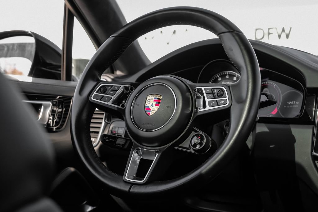Used 2020 Porsche Cayenne Turbo image 15