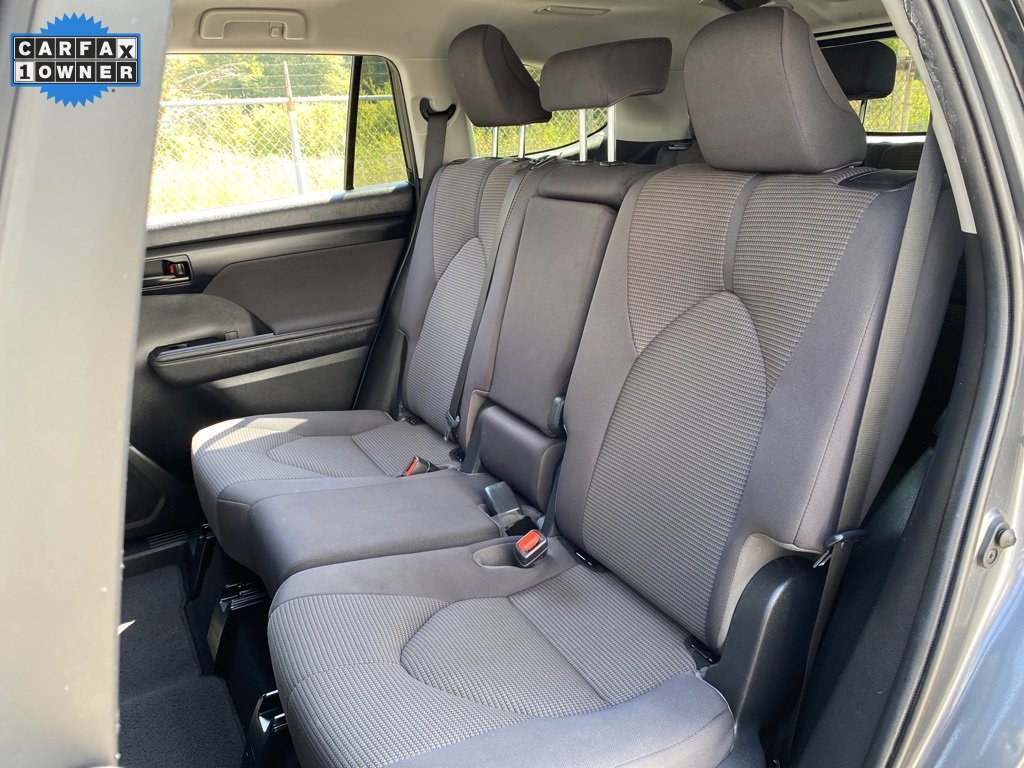 Used 2020 Toyota Highlander LE image 22