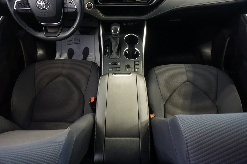 Certified 2024 Toyota Highlander LE image 30