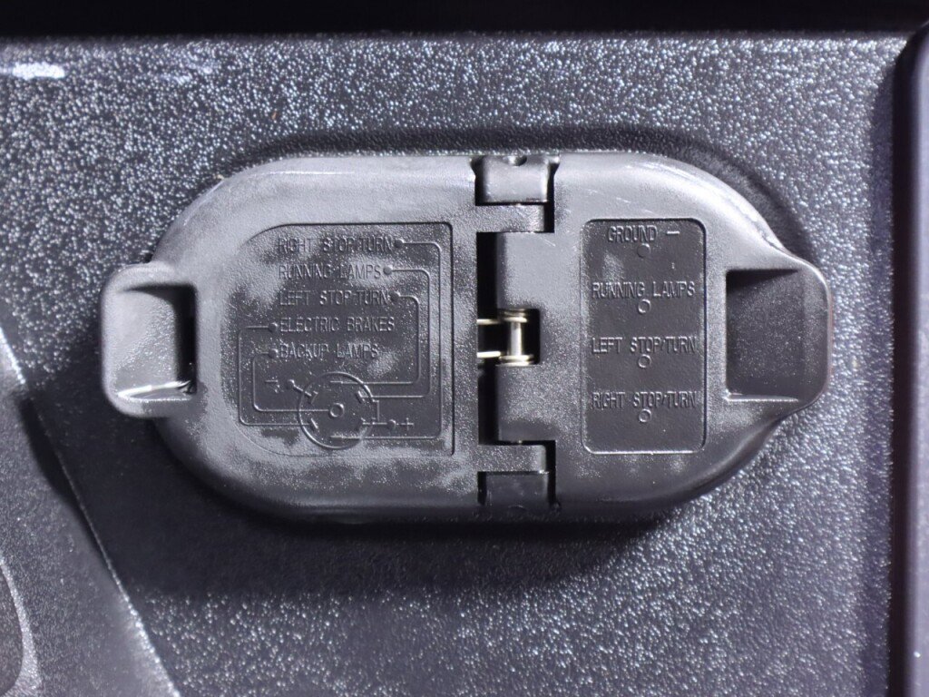 Used 2016 Toyota Tacoma SR5 w/ SR5 Appearance Package (SN) image 33