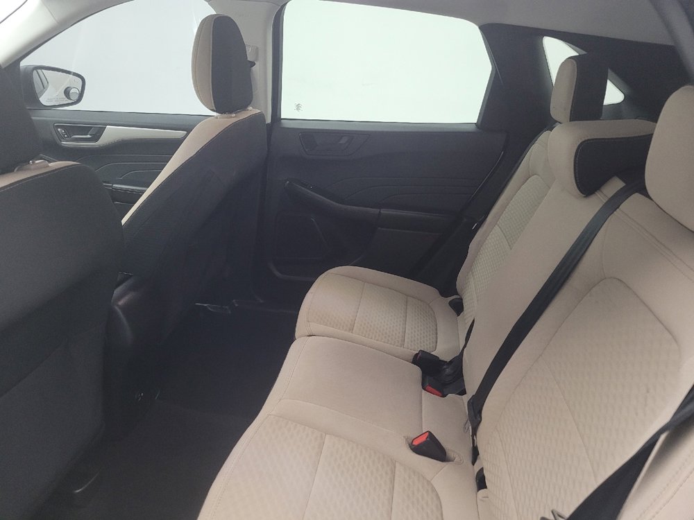 Used 2022 Ford Escape SE image 18