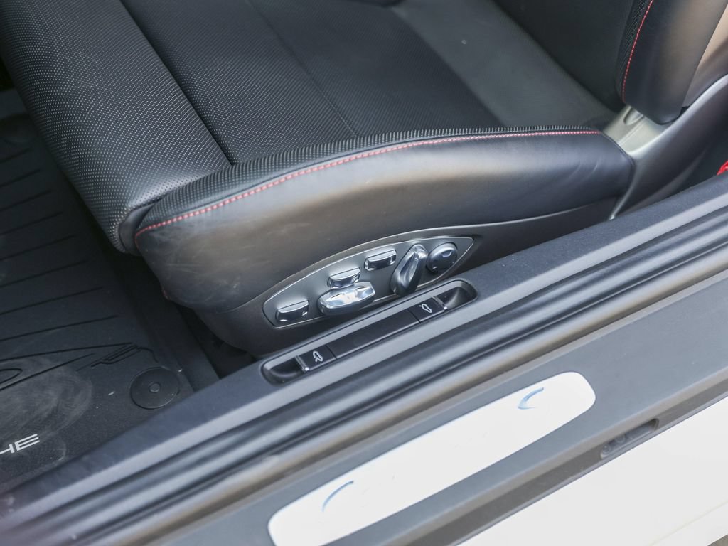 Certified 2025 Porsche 718 Cayman S RWD image 17