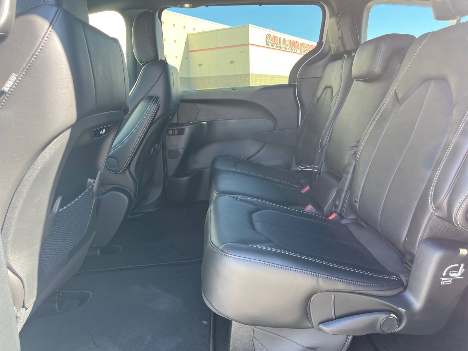 New 2026 Chrysler Pacifica Select image 25