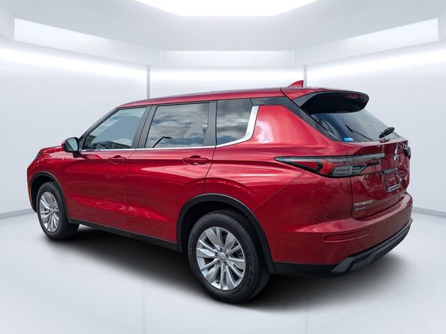 Used 2025 Mitsubishi Outlander ES image 5