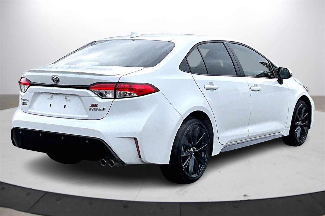 Used 2024 Toyota Corolla LE image 9