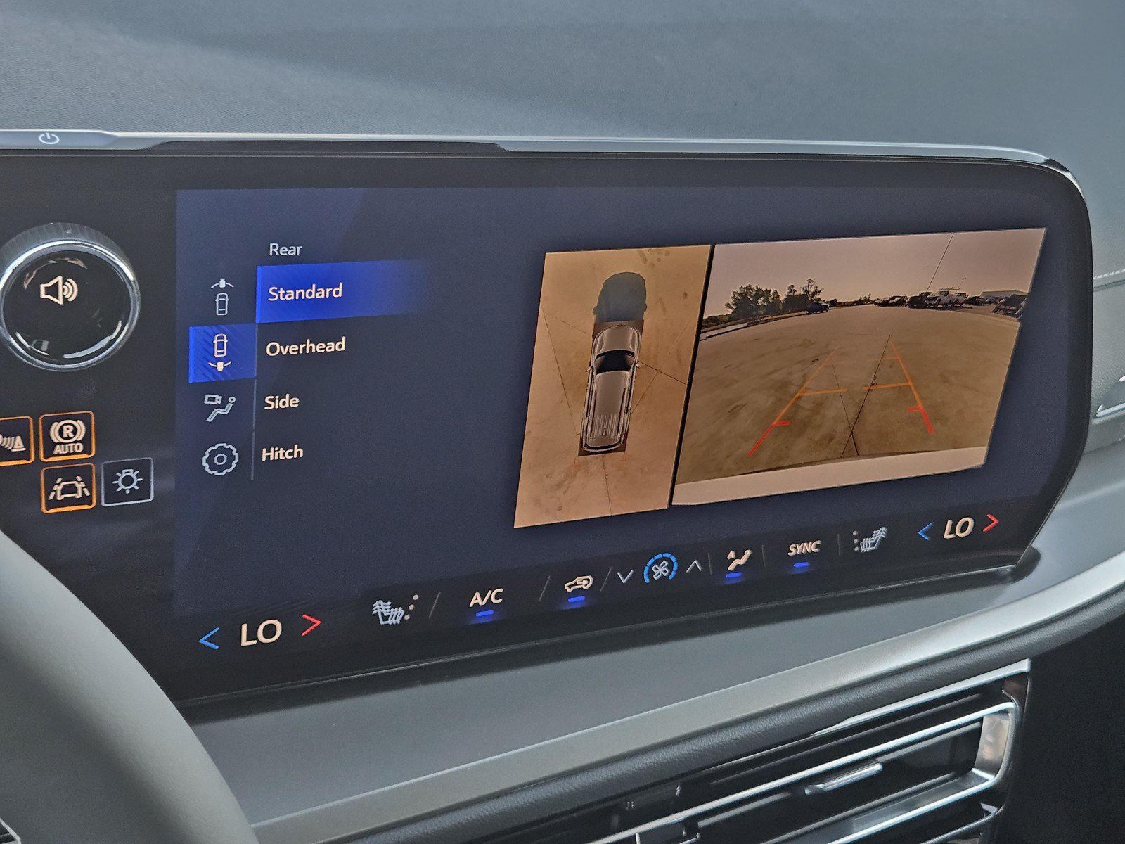 New 2027 Chevrolet Traverse LT w/ Midnight/Sport Edition FWD image 13