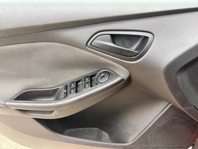 Used 2012 Ford Focus SE FWD image 23