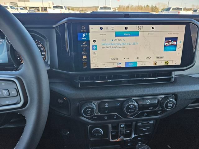 Used 2025 Jeep Gladiator Sport image 17