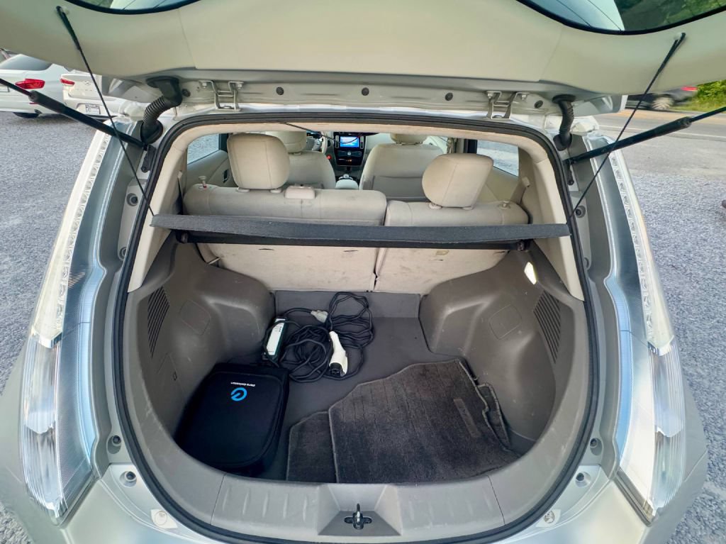 Used 2013 Nissan Leaf SV FWD image 11