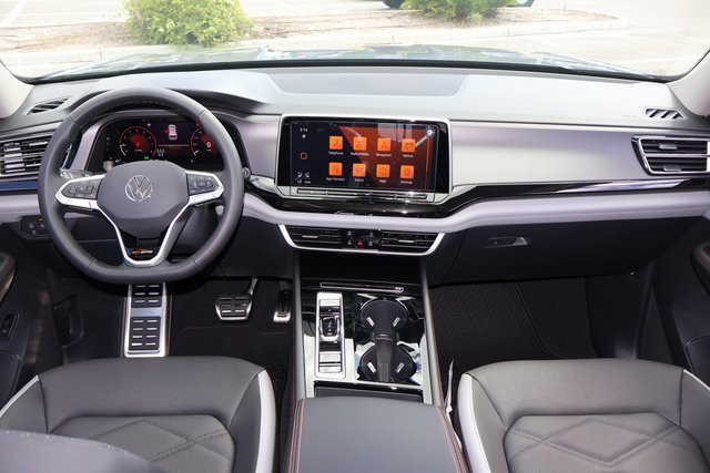 New 2026 Volkswagen Atlas Peak Edition image 14
