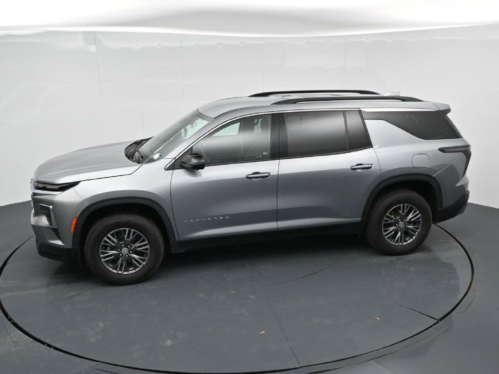 Used 2024 Chevrolet Traverse LT FWD image 18