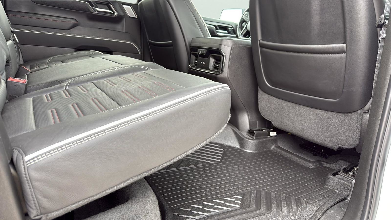 Used 2024 GMC Sierra 1500 AT4X w/ AT4X AEV Edition image 27