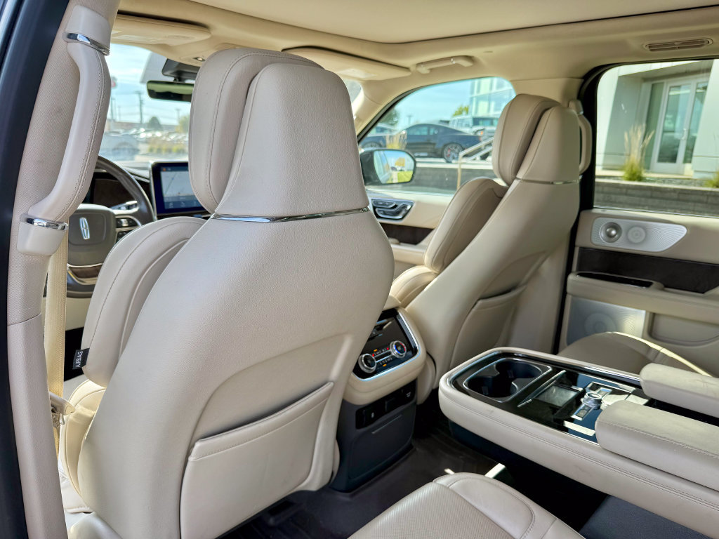 Used 2019 Lincoln Navigator Reserve AWD/4WD image 13