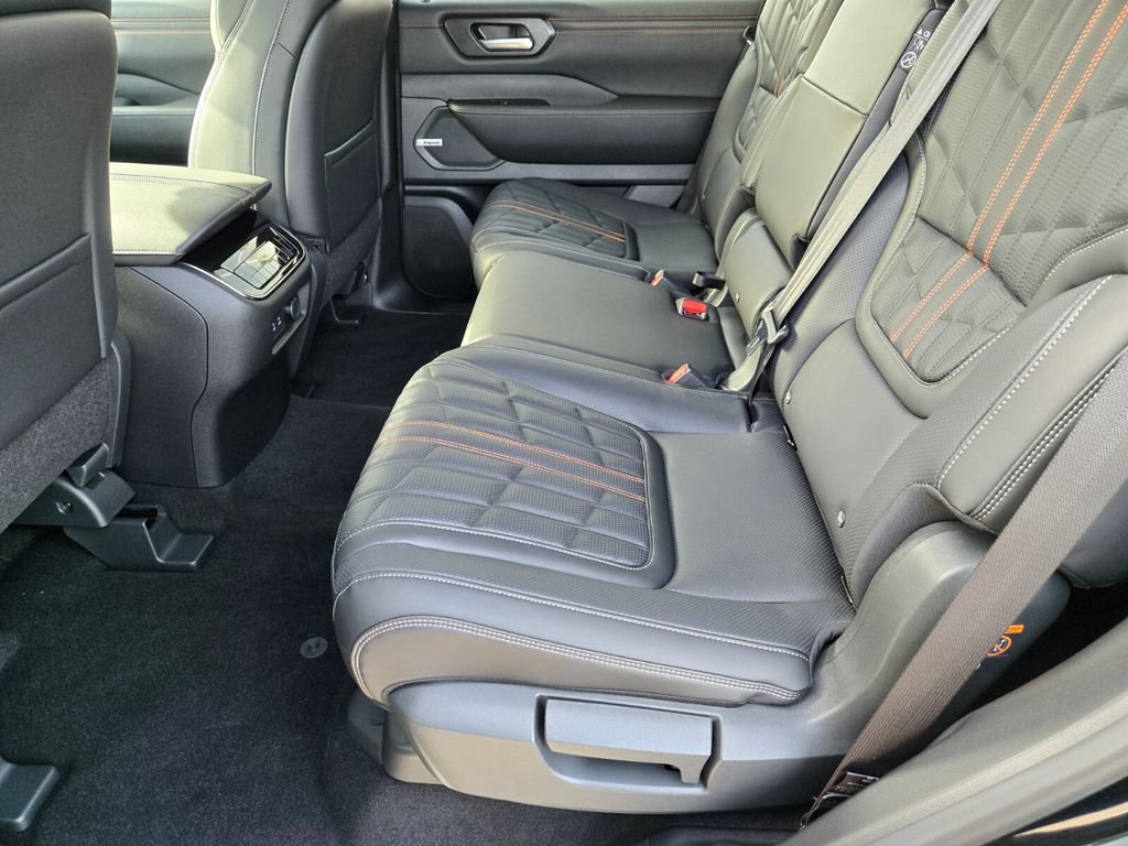 New 2026 Nissan Armada PRO-4X AWD/4WD image 7