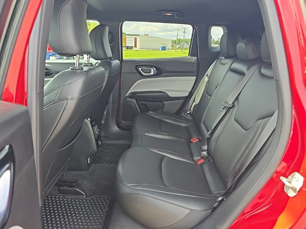 Certified 2024 Jeep Compass Limited AWD/4WD image 18