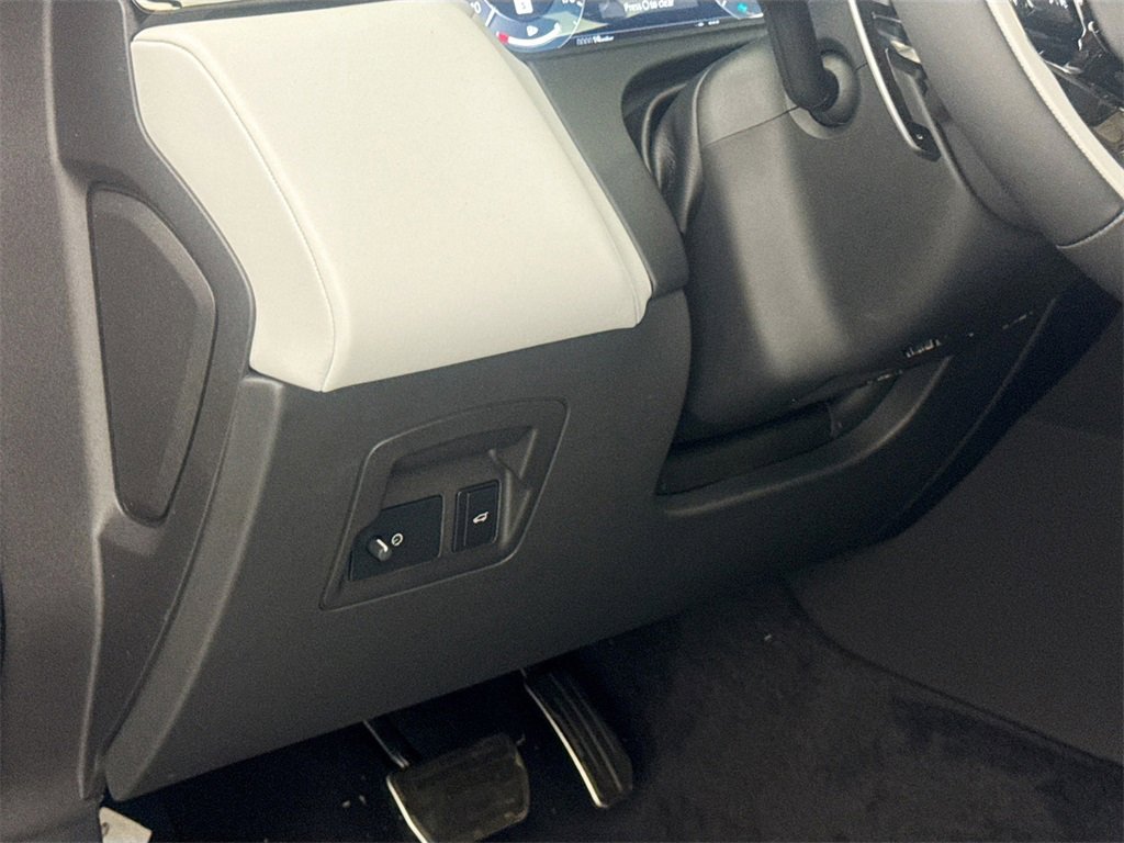 New 2026 Land Rover Range Rover Velar Dynamic SE image 10