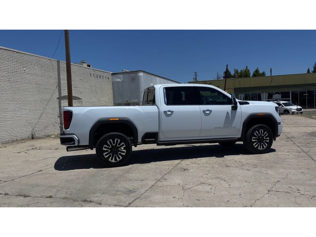 New 2026 GMC Sierra 2500 Denali Ultimate AWD/4WD image 3
