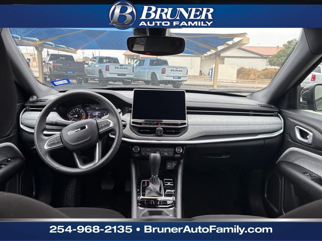 Used 2024 Jeep Compass Sport image 21