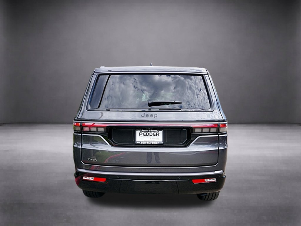 Used 2026 Jeep Grand Wagoneer Limited AWD/4WD image 12