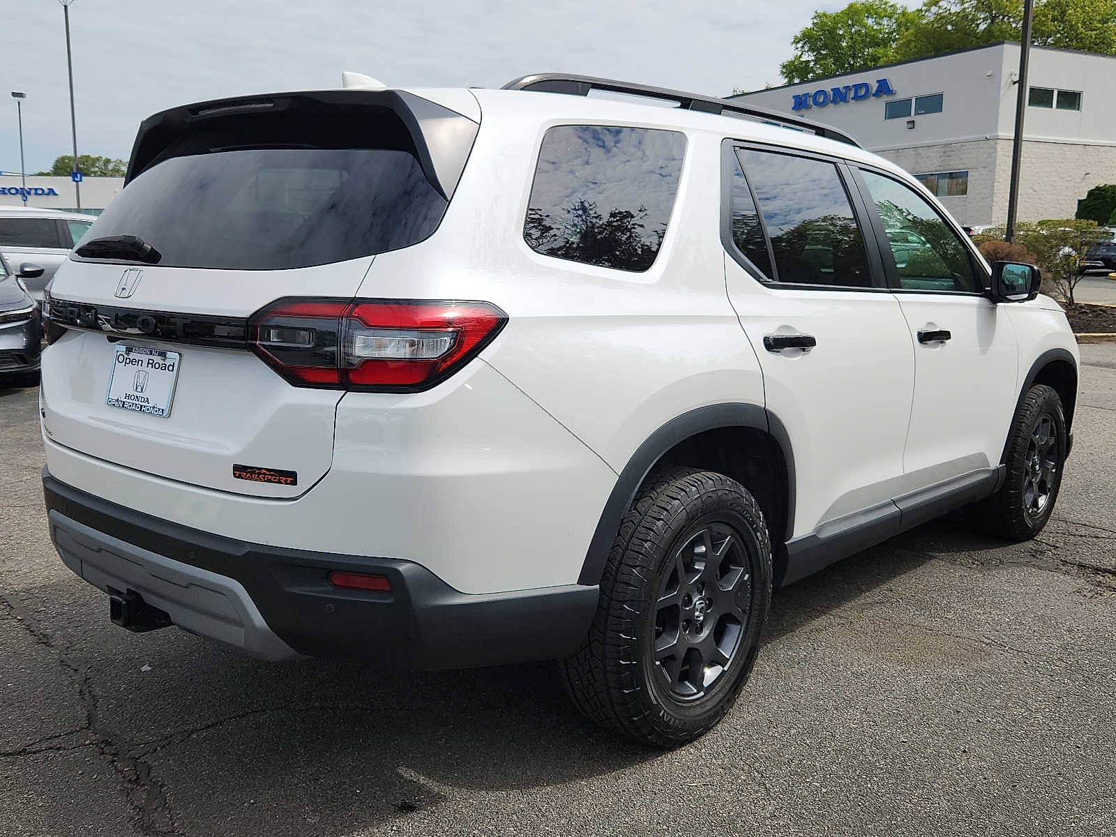 Certified 2023 Honda Pilot TrailSport image 6