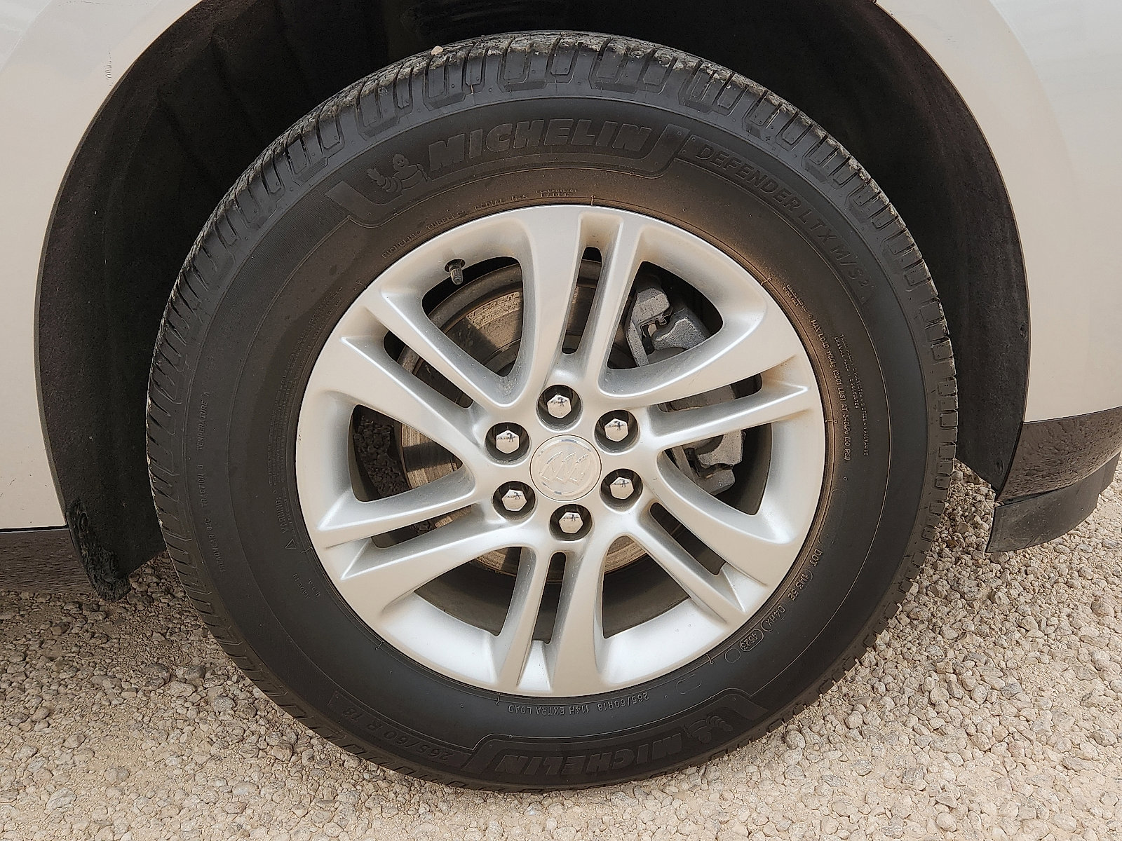 Used 2018 Buick Enclave Essence FWD image 7
