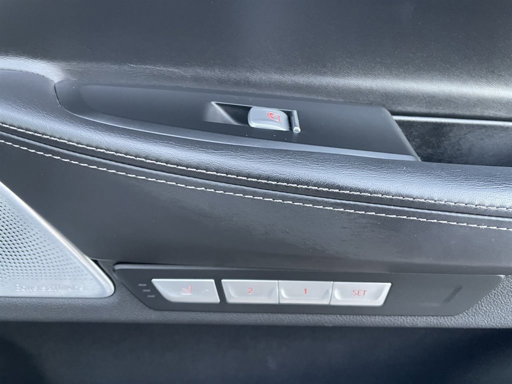 Used 2018 BMW M760i xDrive w/ Luxury Rear Seating Package AWD/4WD image 35
