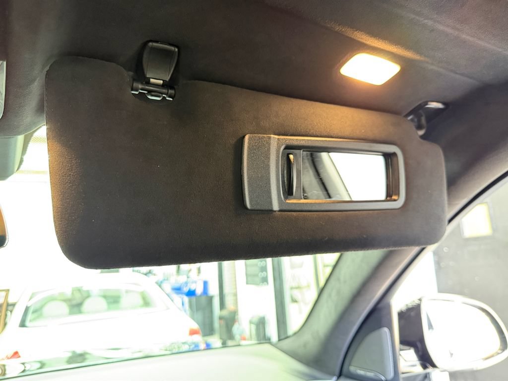 Used 2021 BMW X7 M50i AWD/4WD image 32