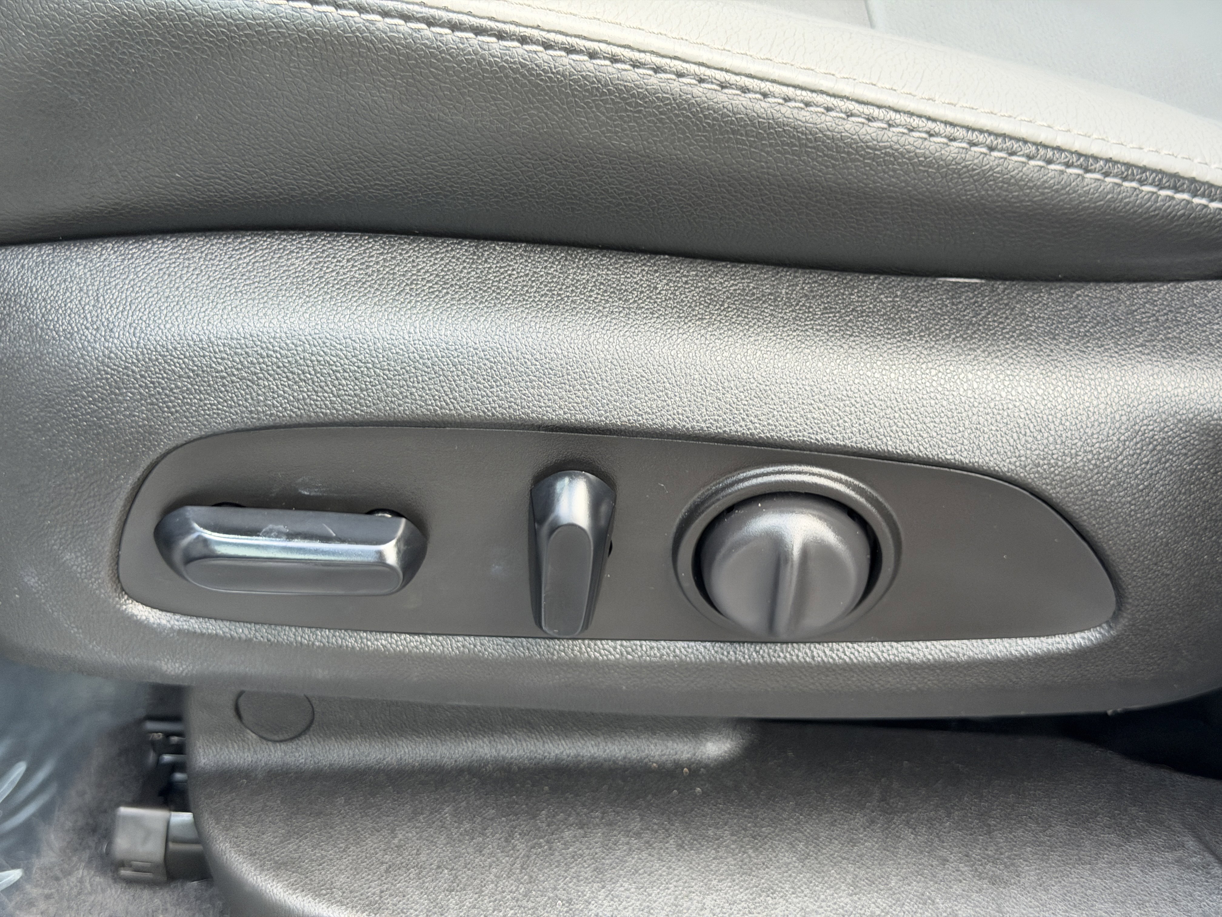 Used 2020 Chevrolet Equinox Premier image 20