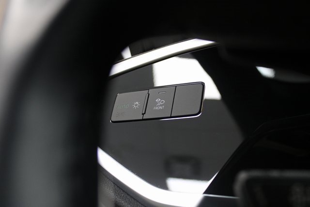 Used 2024 Audi Q3 2.0T Premium image 31