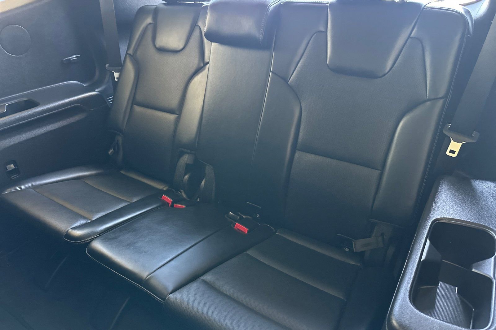Used 2025 Kia Telluride LX FWD image 16