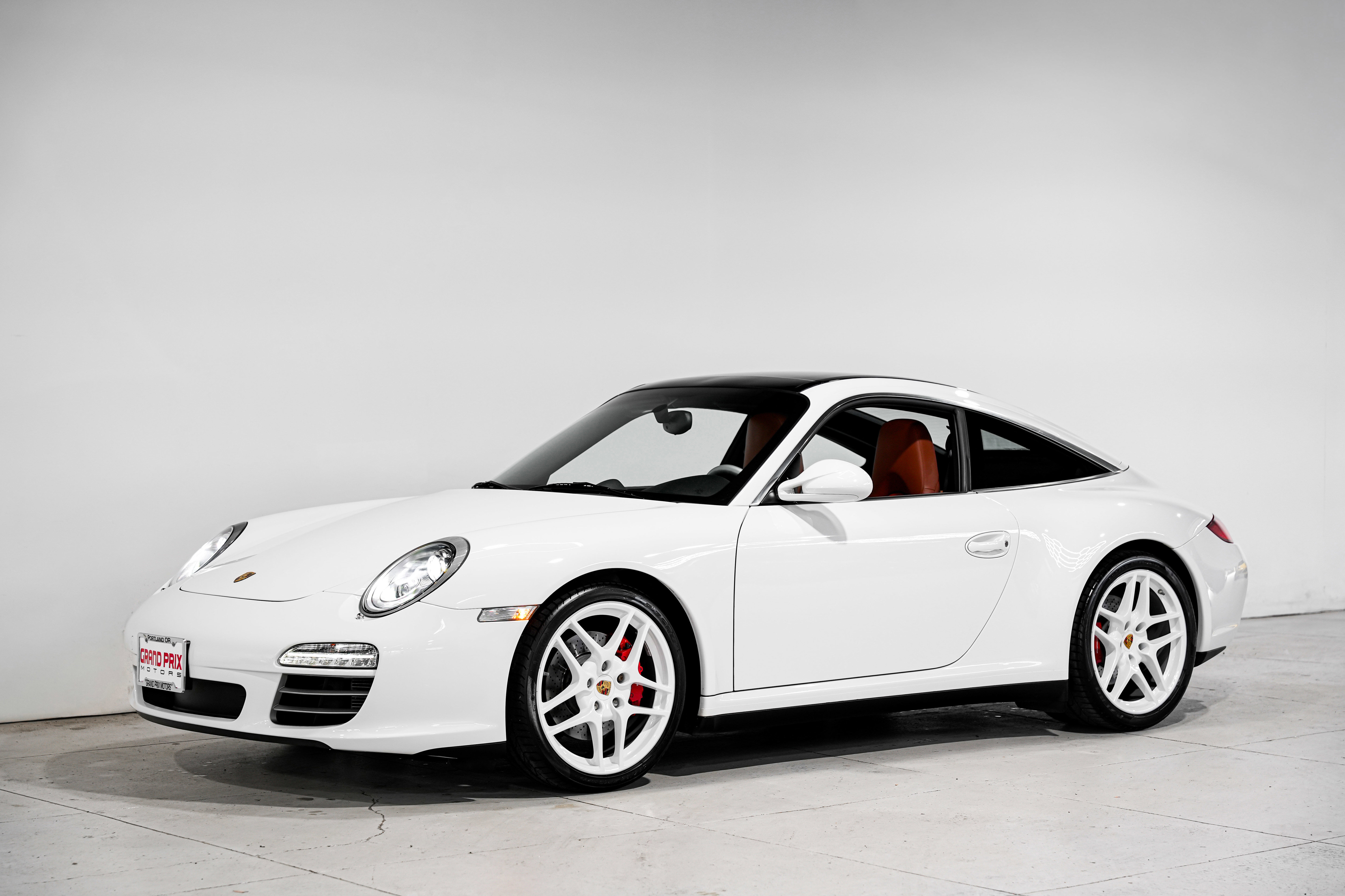 Used 2010 Porsche 911 Targa 4S image 6