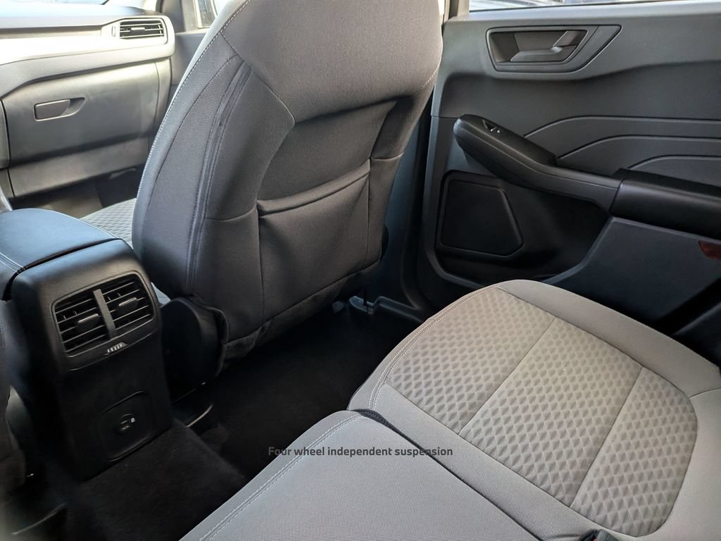 Used 2022 Ford Escape SE w/ SE Sport Appearance Package FWD image 34