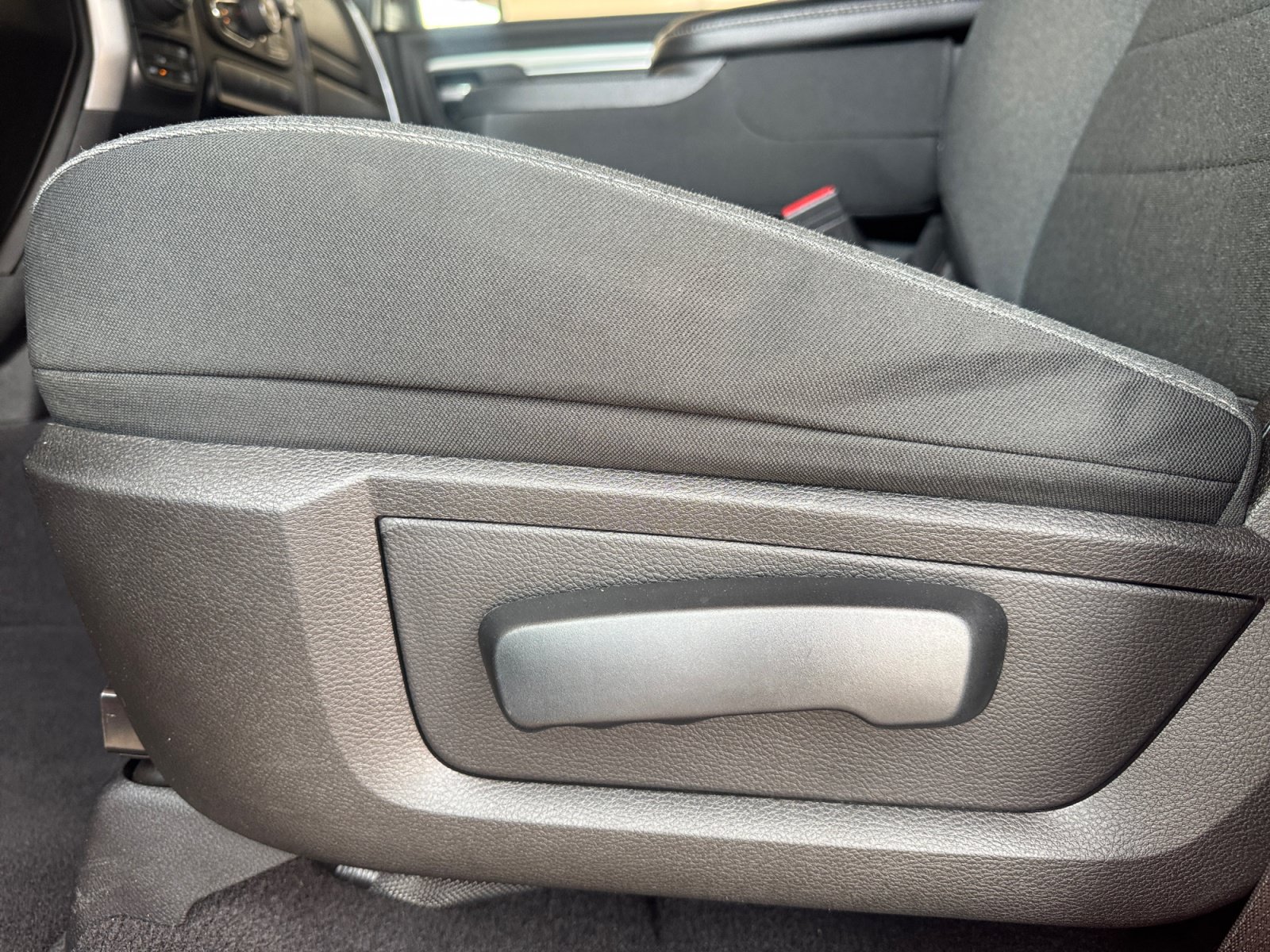 Used 2022 RAM 1500 Warlock w/ Electronics Group AWD/4WD image 10