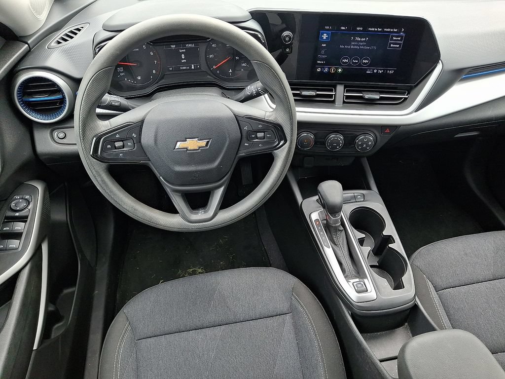 Used 2024 Chevrolet Trax LS FWD image 11