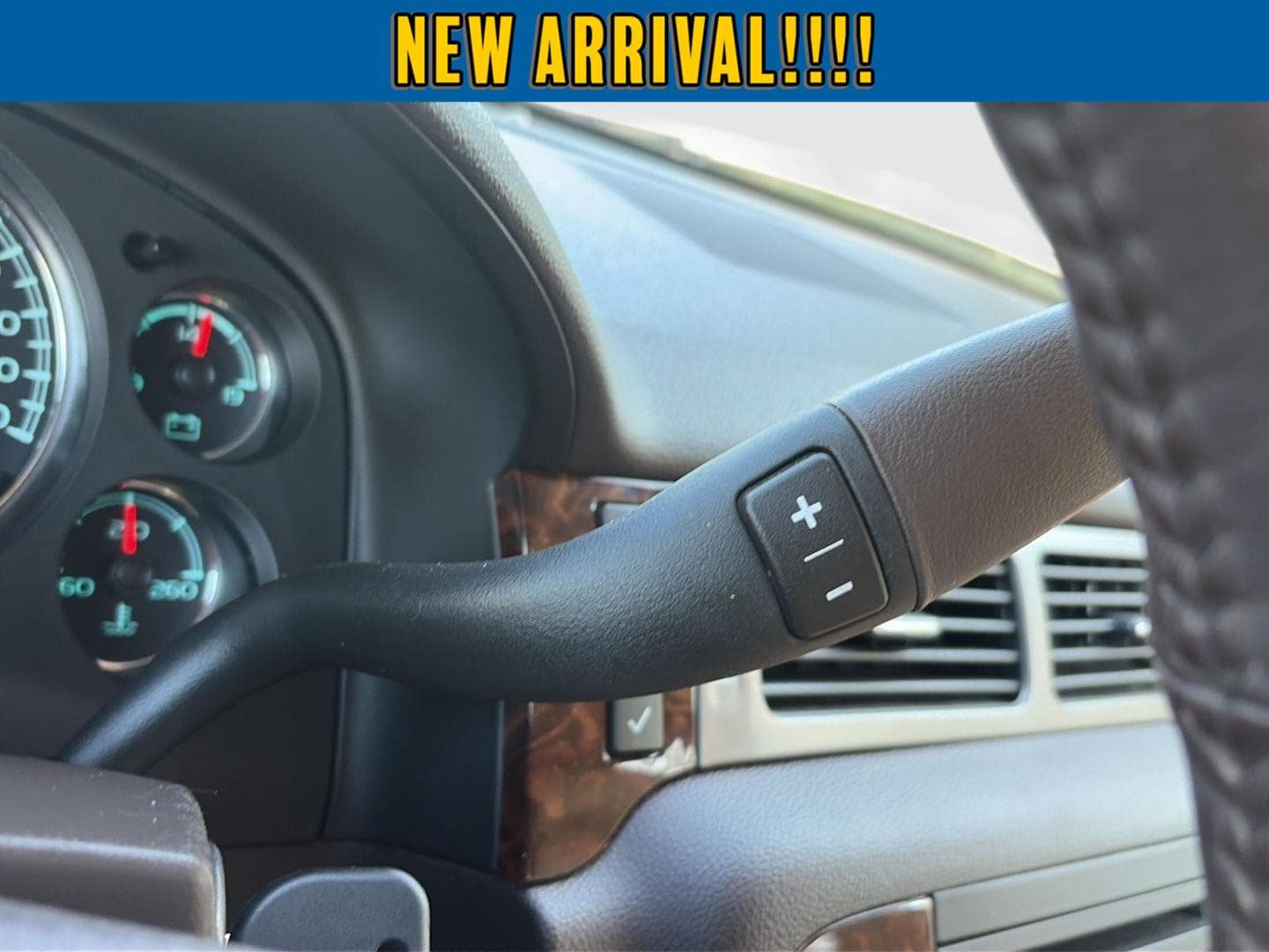 Used 2013 GMC Yukon Denali AWD/4WD image 16