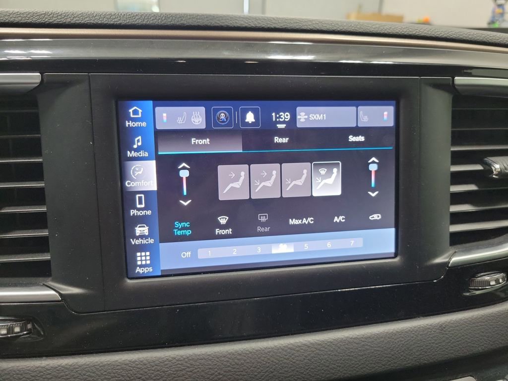 Used 2023 Chrysler Voyager LX FWD image 3