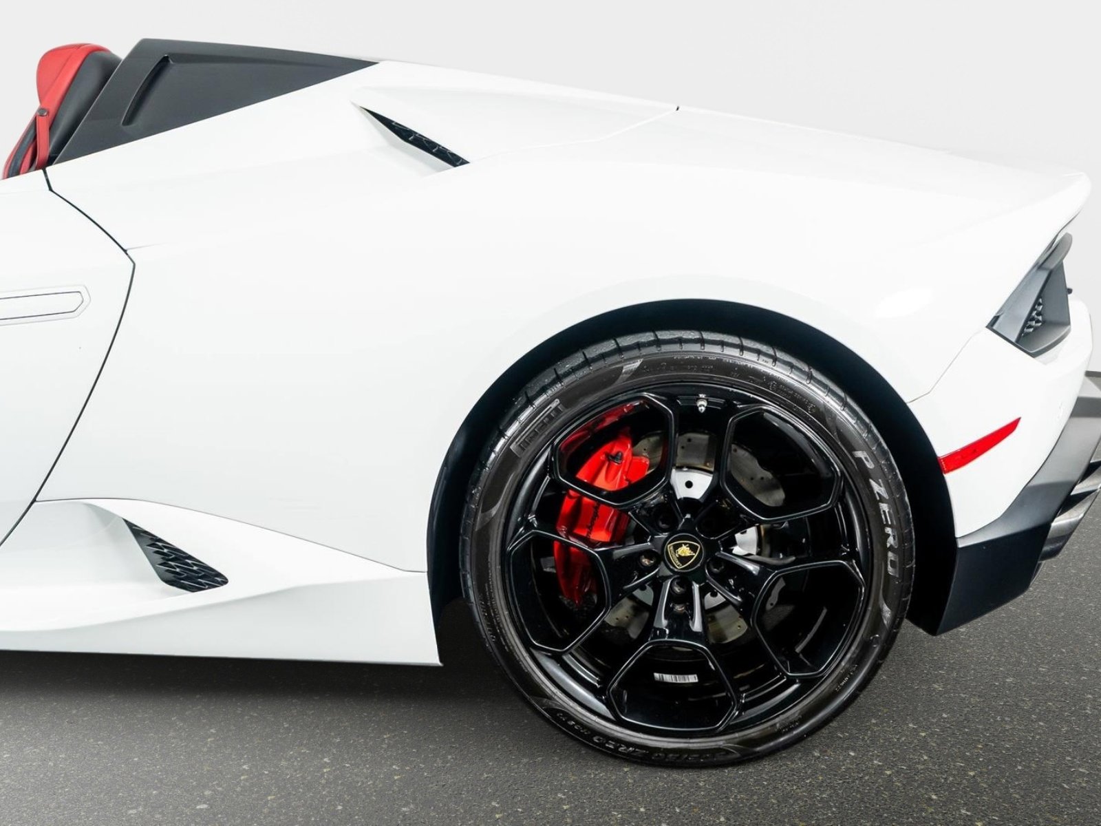 Used 2018 Lamborghini Huracan LP 580-2 image 18